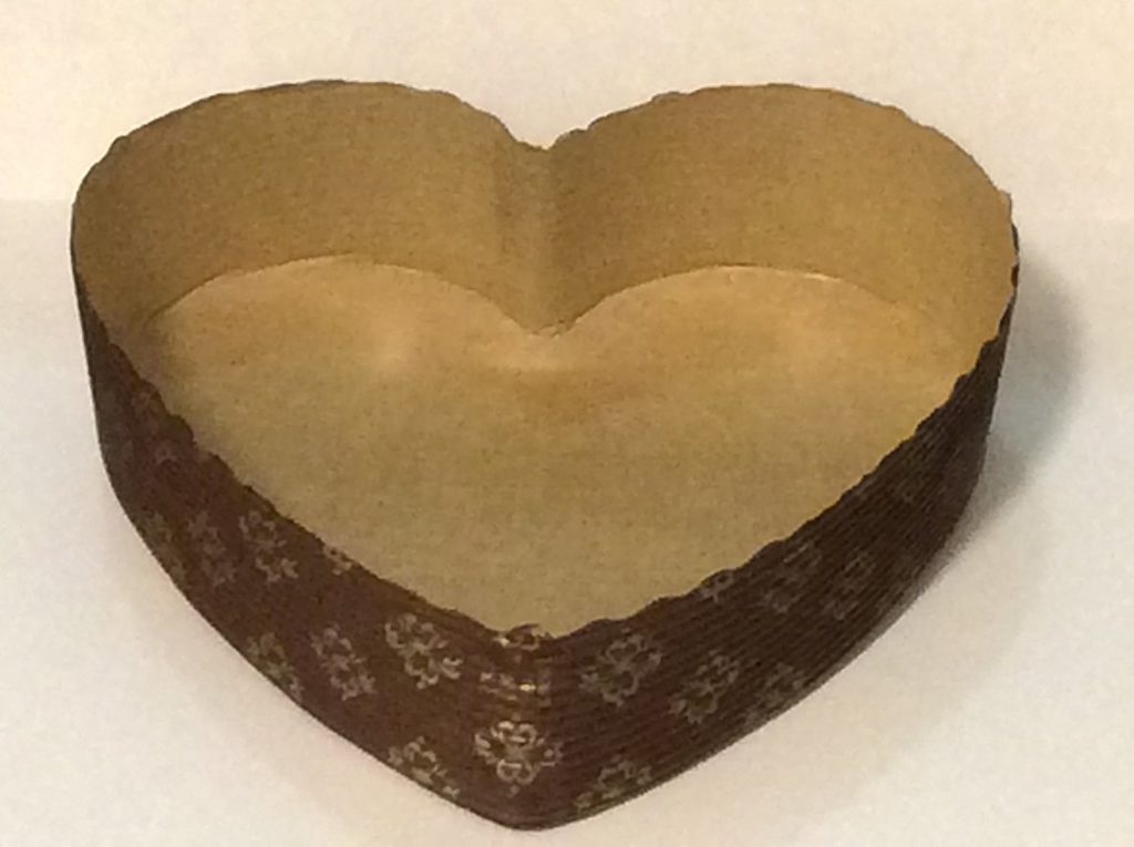 20 pc. Small Heart Pan Disposable Paper 5″ Heart Shaped Mold Baking pan