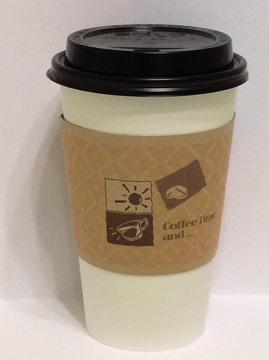 disposable coffee cups with lids and sleeves